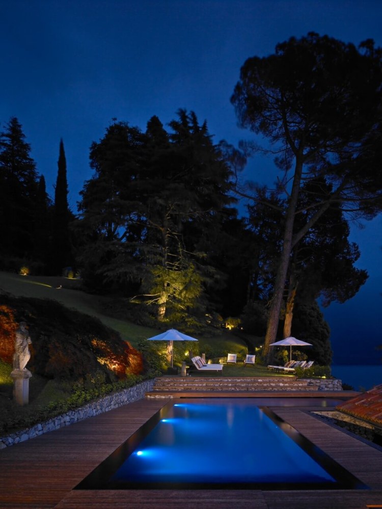 Lago Como Pool Bei Nacht