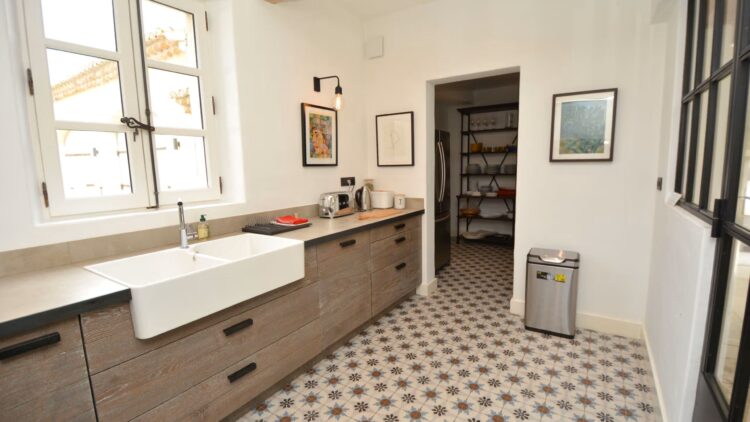 Le Beaux Jardin Luxus Ferienvilla Provence Mieten Küchenzeile