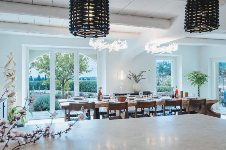 Le Mas Maussane Luxus Ferienhaus Provence Mieten Esstisch