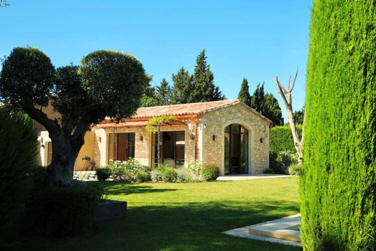 Le Mas Mouton Luxus Ferienhaus Provence Mieten Außenansicht