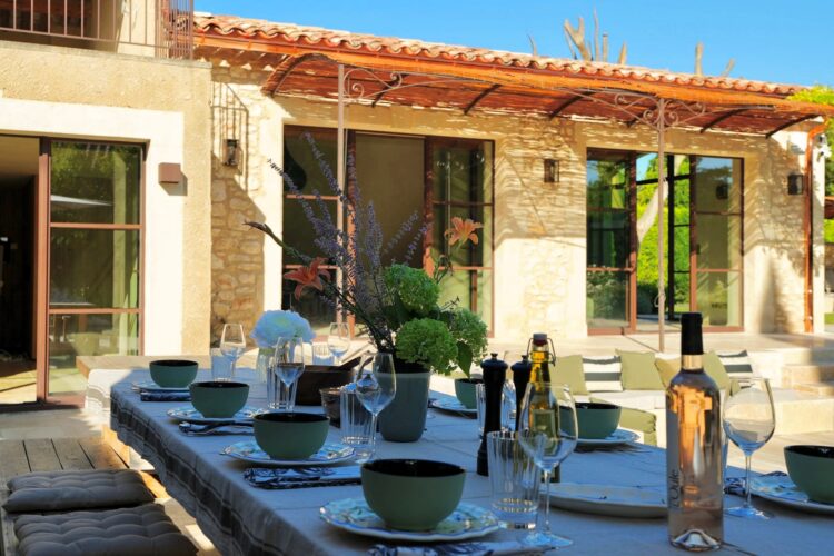 Le Mas Mouton Luxus Ferienhaus Provence Mieten Esstisch