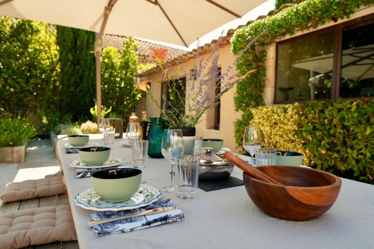 Le Mas Mouton Luxus Ferienhaus Provence Mieten Tisch