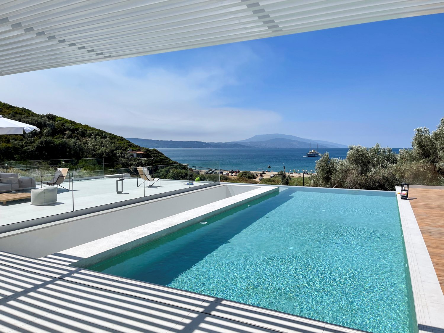 Ligaries Beach Villa Luxus Ferienhaus Skiathos Griechenland Mieten Infinitypool