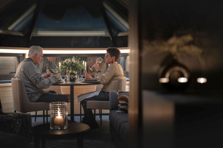 Luonto Iglu Luxus Glas Suite Lappland Mieten Dining