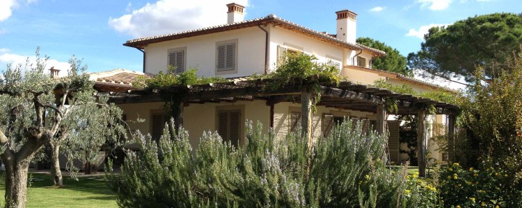 Komfortable Villa in Italien bis 14 Personen mieten