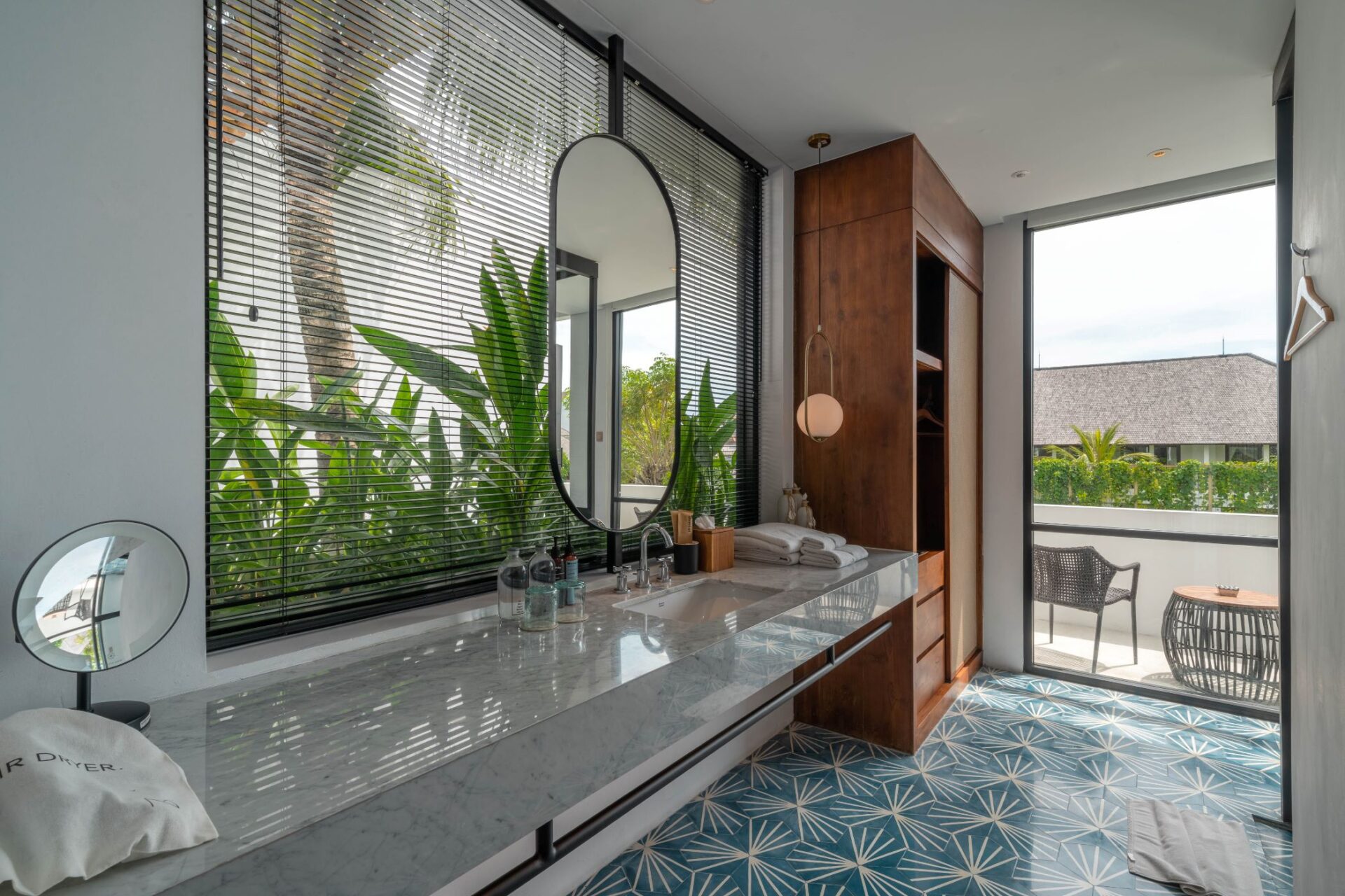 Mandala Oasis Canggu Bali – Bad Mit Pflegeprodukten Und Spa Flair