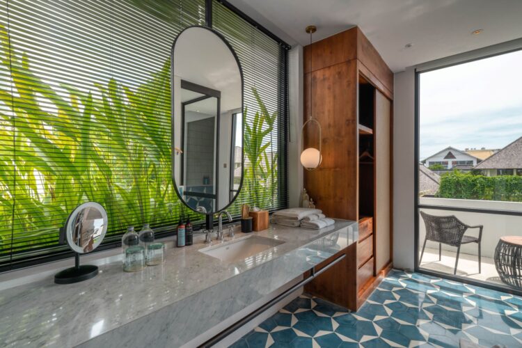 Mandala Oasis Canggu Bali – Ensuite Bad Mit Doppelwaschbecken