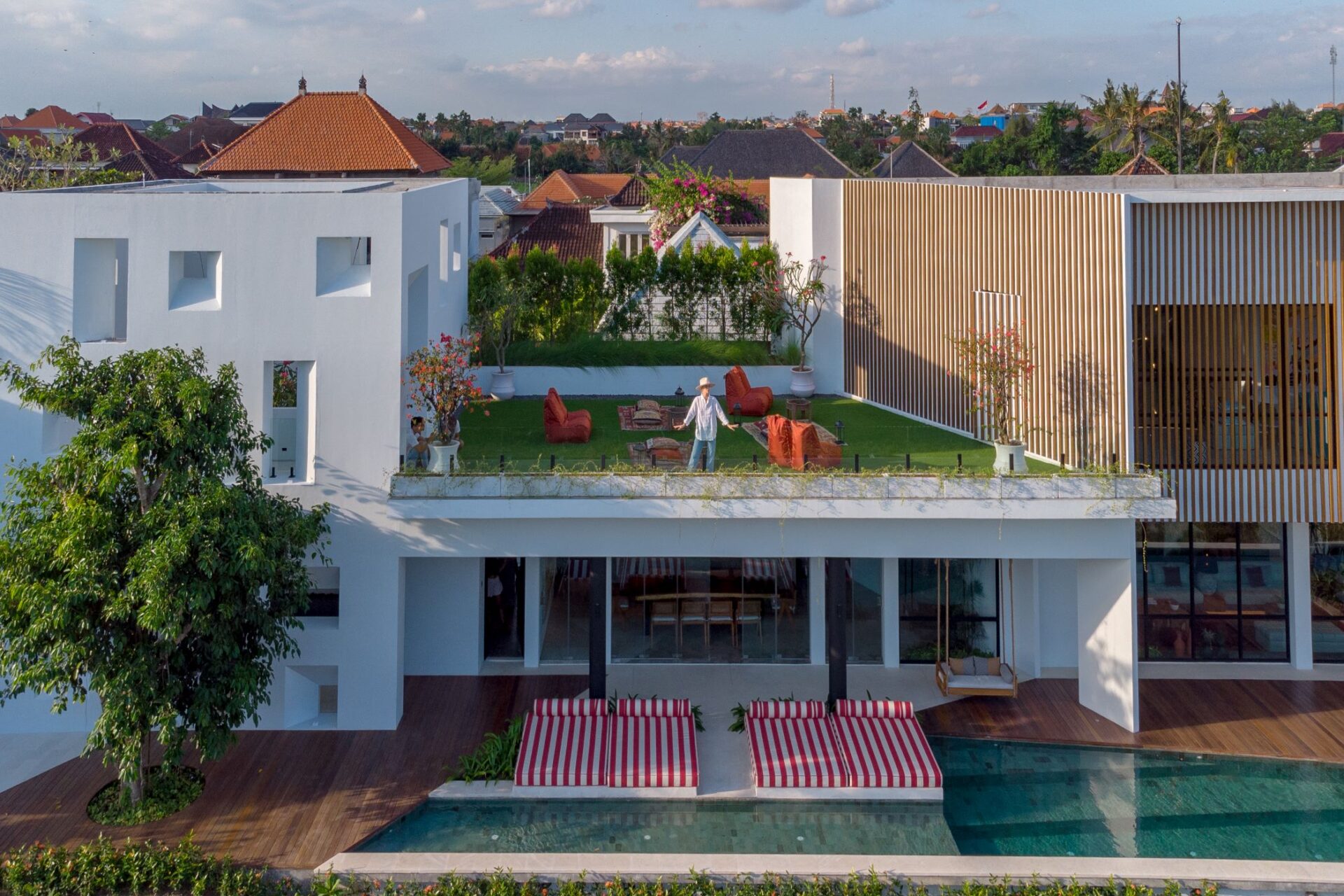 Mandala Oasis Canggu Bali – Pool Bei Nacht Mit Stimmungsvoller Beleuchtung