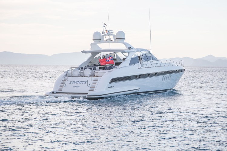 Mangusta 80 - Luxus Yacht Mallorca mieten