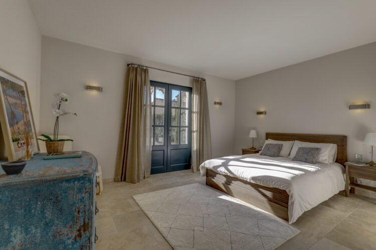 Mas Cepoun Exklusives Ferienhaus Provence Mieten Master Bedroom 2