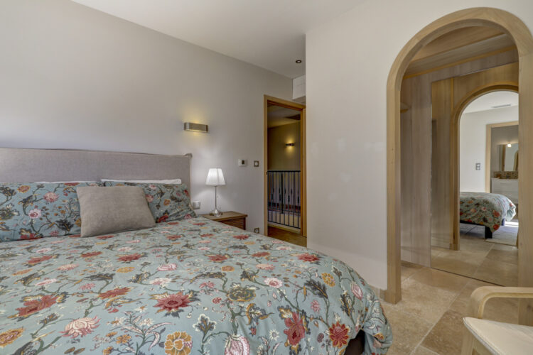 Mas Cepoun Exklusives Ferienhaus Provence Mieten Master Bedroom Schlafzimmer 4