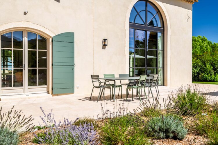 Mas Des Etoiles Luxus Ferienhaus Provence Mieten Tisch