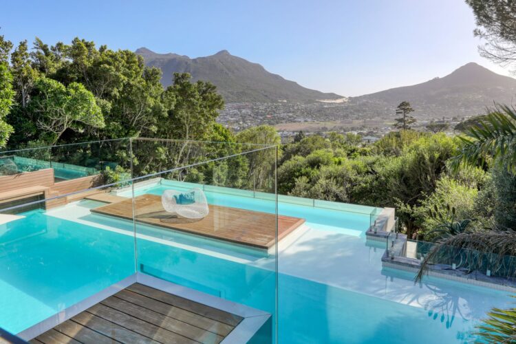 Modern Design Hideaway Luxus Ferienvilla Kapstadt Mieten Balkon