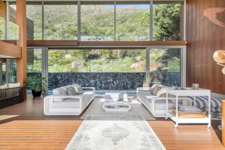 Modern Design Hideaway Luxus Ferienvilla Kapstadt Mieten Couch