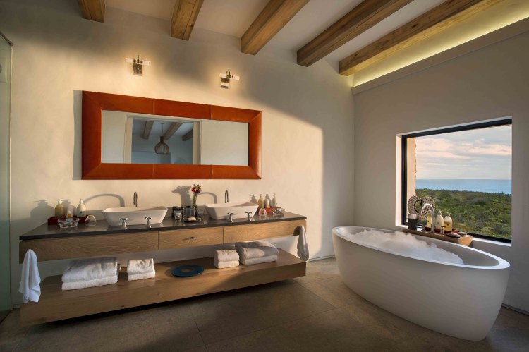 Morukuru Ocean House Bathroom With A View