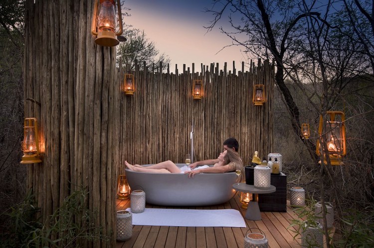 Morukuru Owners House Romantic Outdoor Bath Tub 7
