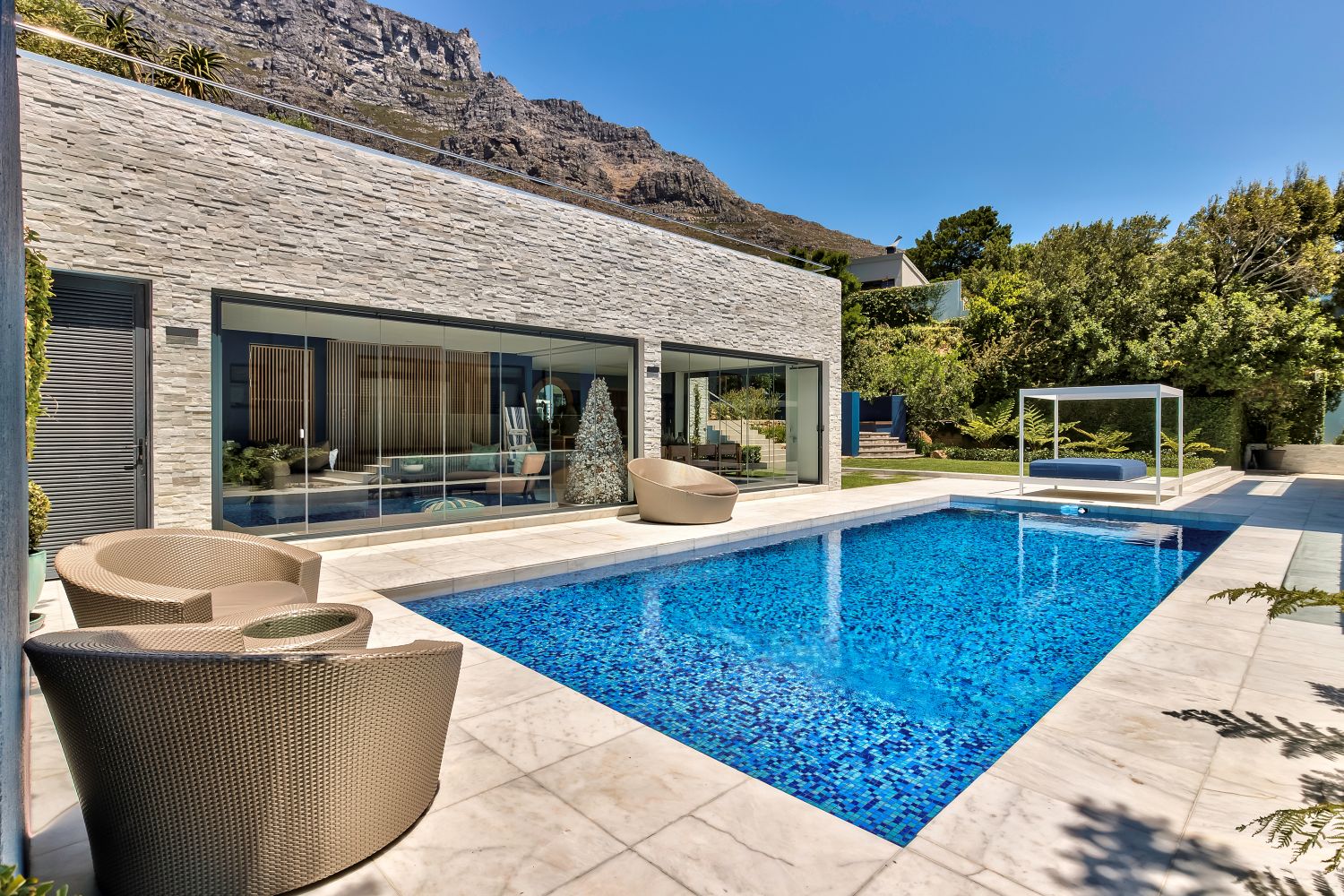 Mother City Villa Luxus Ferienhaus Kapstadt Mieten Poolterrasse