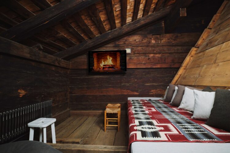 Mountain Chalet Gstaad Luxus Ferienhaus Schweiz Mieten Kamin