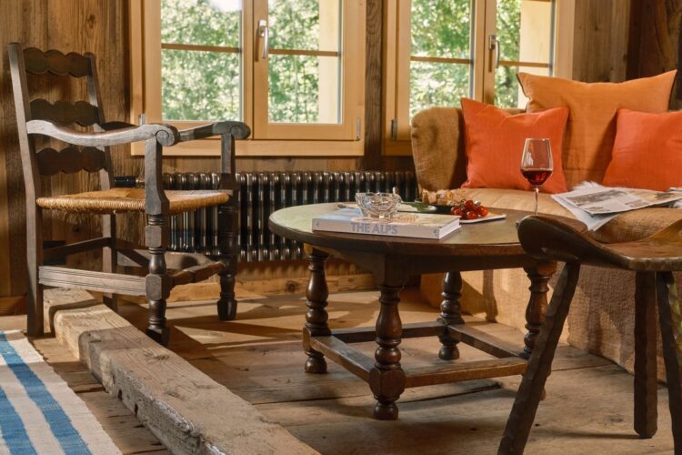 Mountain Chalet Gstaad Luxus Ferienhaus Schweiz Mieten Wein