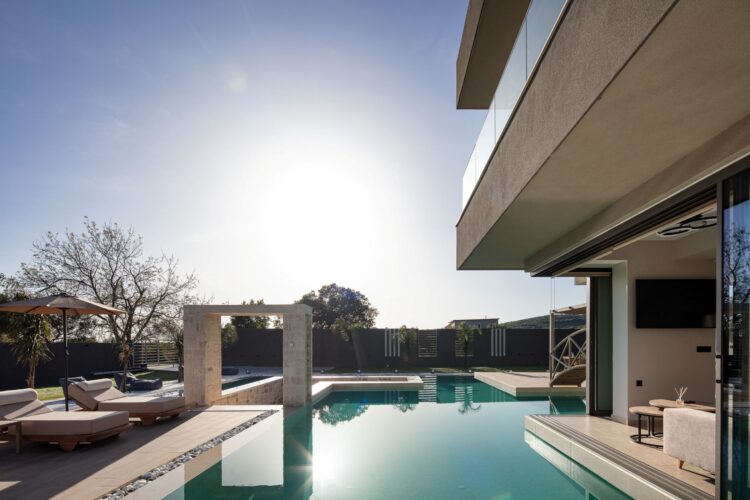 Nature Retreat Luxus Ferienvilla Kreta Mit Pool Mieten Abendlicht