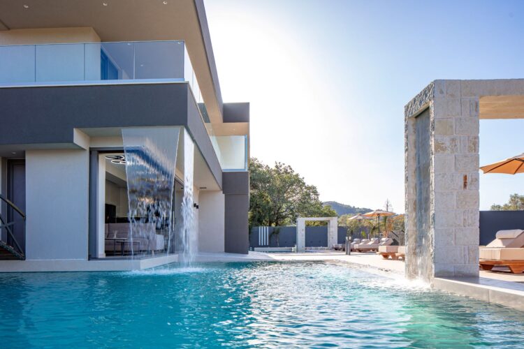 Nature Retreat Luxus Ferienvilla Kreta Mit Pool Mieten Wasserfall