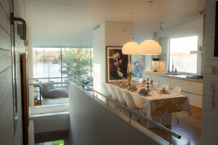 Nordic Design Villa Luxus Ferienhaus Lappland Mieten Esstisch