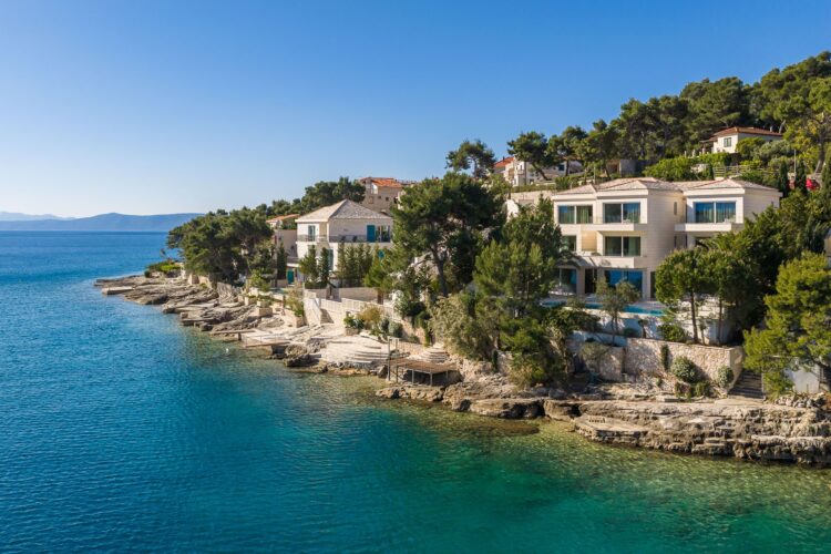 Ocean Villa Brac Luxus Ferienvilla Kroatien Mieten Außenansicht