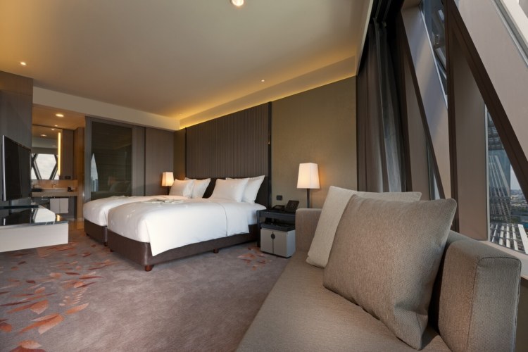 Okura Bangkok Deluxe Suite (2)