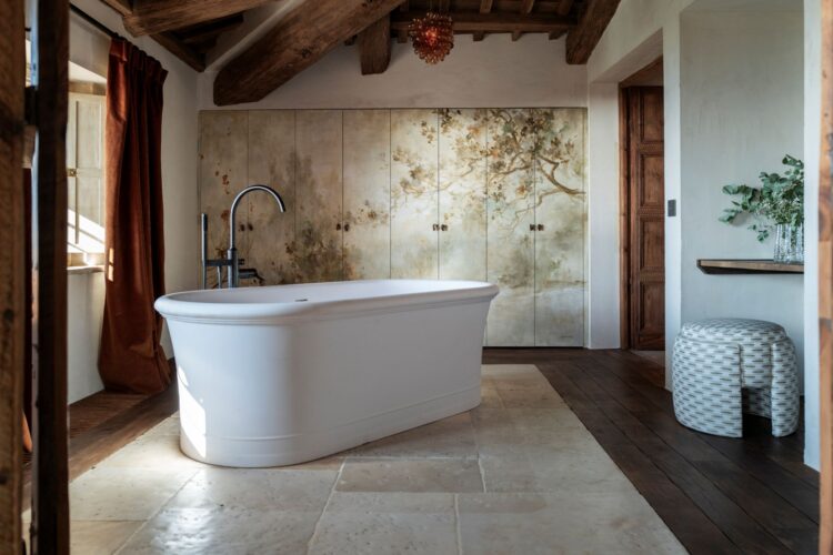 Palma Mansion Luxus Ferienvilla Mallorca Spanien Mieten Badewanne