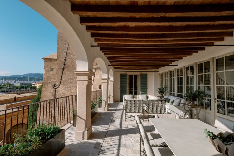 Palma Mansion Luxus Ferienvilla Mallorca Spanien Mieten Terrasse