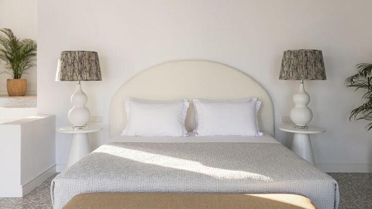 Parasporos View Villa Luxus Ferienhaus Paros Griechenland Mieten Details Bett