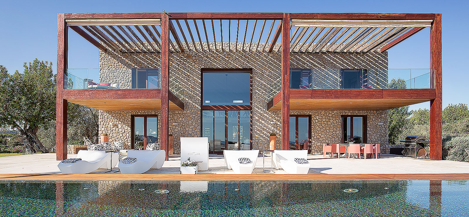 Exklusive Villa & Finca Mallorca mieten Reco De Marina Finca Mallorca Hausansicht über Den Pool