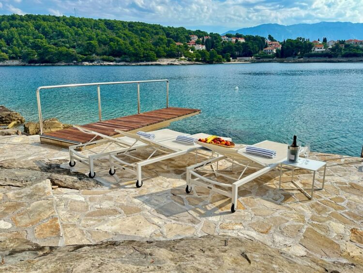 Sefront Villa Brac Luxus Ferienhaus Kroatien Mieten Liegen