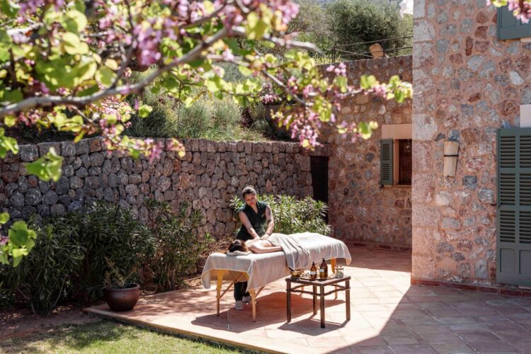 Sa Terra Rotja Luxus Finca Mallorca Mieten Massage