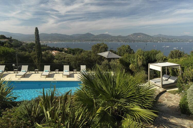 Saint Tropez Modernes Luxus Ferienhaus Mieten Maison Grand Vue Süd Frankreich (3)