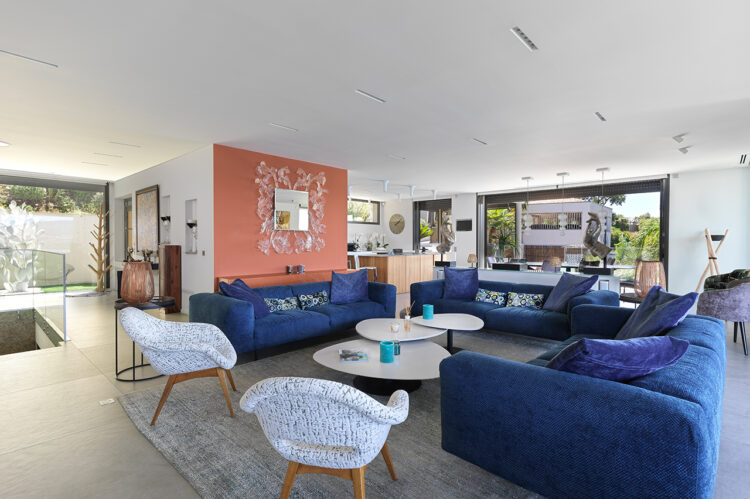 Saint Tropez Modernes Luxus Ferienhaus Mieten Villa Bleue Du Ciel Süd Frankreich (2)