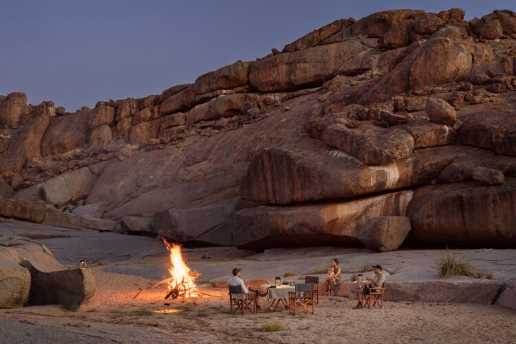 Sandfontein Lodge Namibia Luxus Lodge Mieten Abends