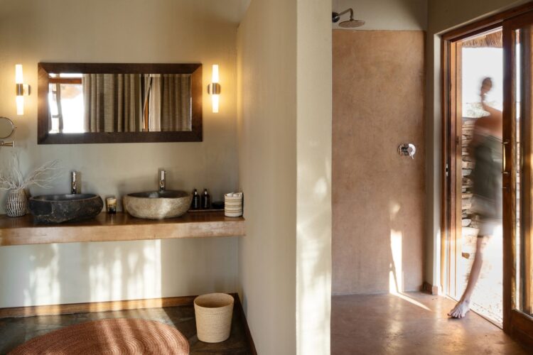 Sandfontein Lodge Namibia Luxus Lodge Mieten Bad