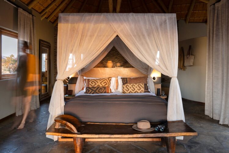 Sandfontein Lodge Namibia Luxus Lodge Mieten Bett