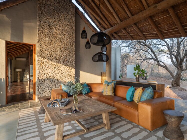 Scops Rest Bush Villa Luxus Lodge Südafrika Mieten Couch
