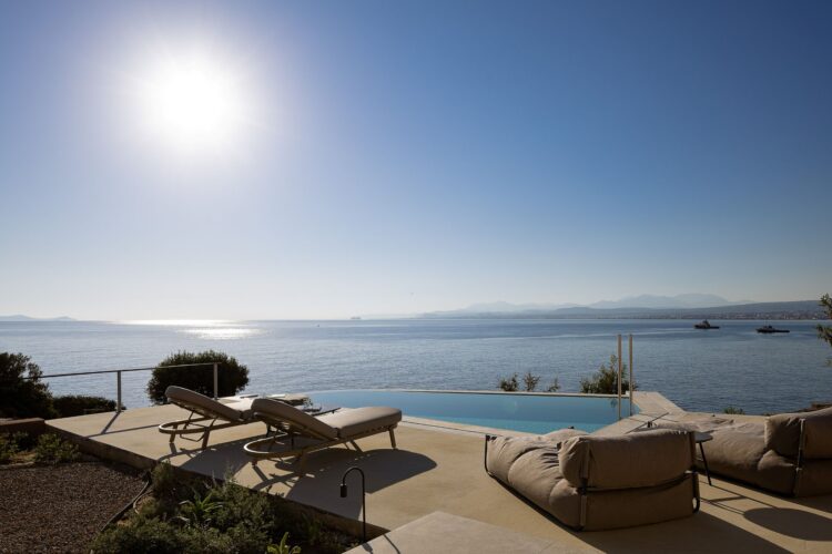 Seafront Dream Luxus Ferienvilla Kreta Am Meer Mieten Liegen