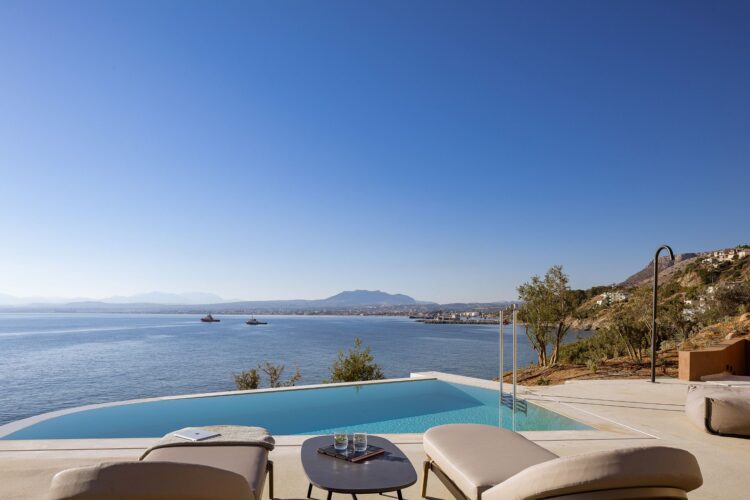 Seafront Dream Villa Luxus Ferienhaus Kreta Mieten Liegen