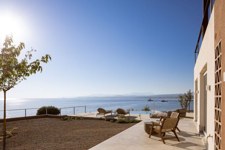 Seafront Dream Villa Luxus Ferienhaus Kreta Mieten Terrasse