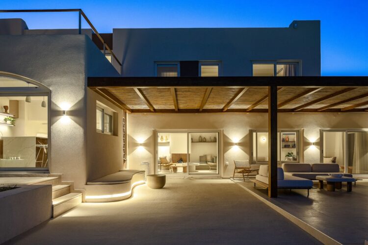 Seafront Dream Villa Luxus Ferienhaus Kreta Mieten Terrasse Abends