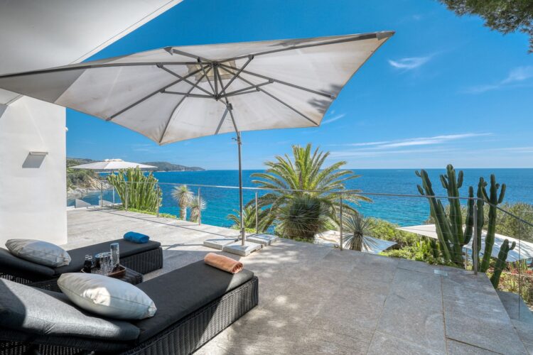 Seafront Villa Elodie Luxus Ferienhaus Cote D Azur Mieten Liegen