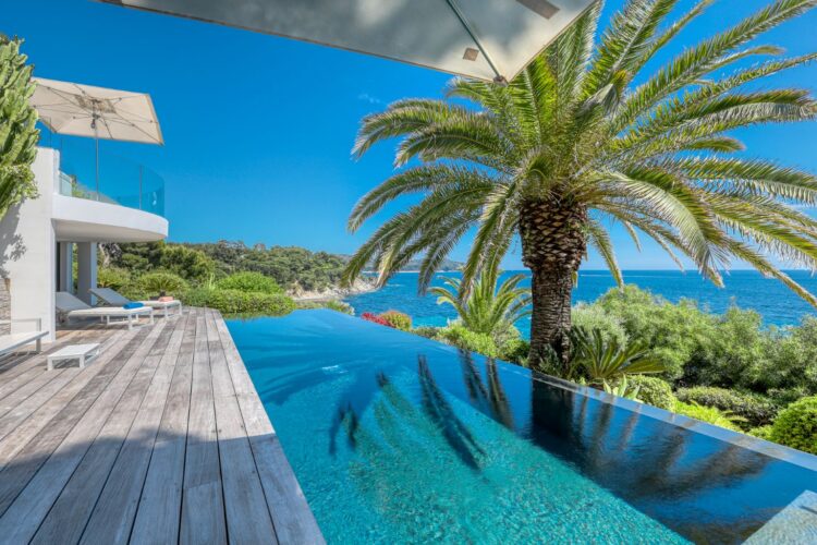 Seafront Villa Elodie Luxus Ferienhaus Cote D Azur Mieten Poolterrasse