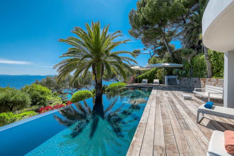Seafront Villa Elodie Luxus Ferienhaus Cote D Azur Mieten Terrasse