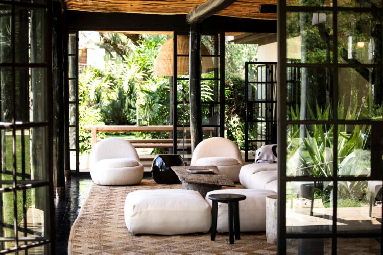 Segera Farmhouse Safari Lodge Kenia Mieten Couch