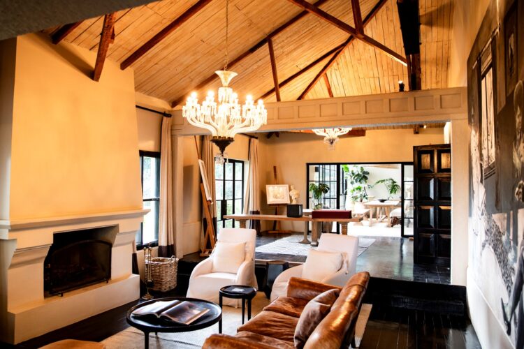 Segera Farmhouse Safari Lodge Kenia Mieten Kamin