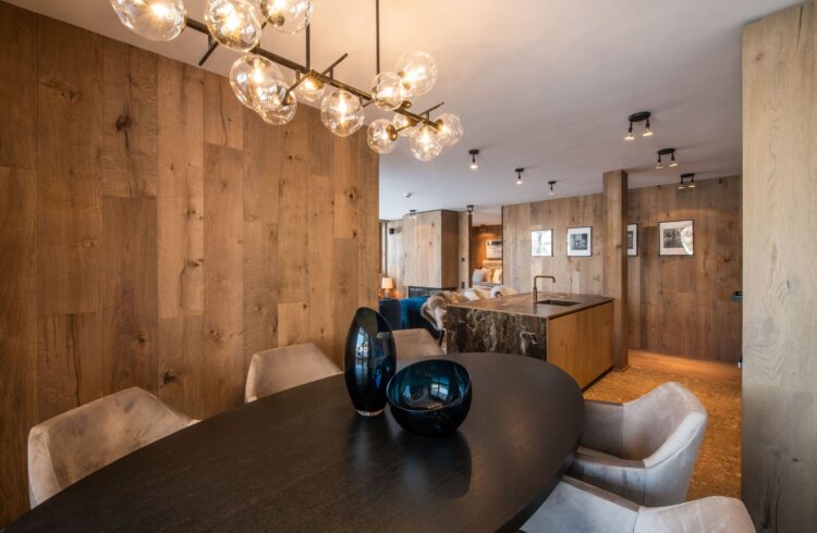 Ski In & Out Chaletapartments Princess One Luxus Chalet Österreich Esstisch